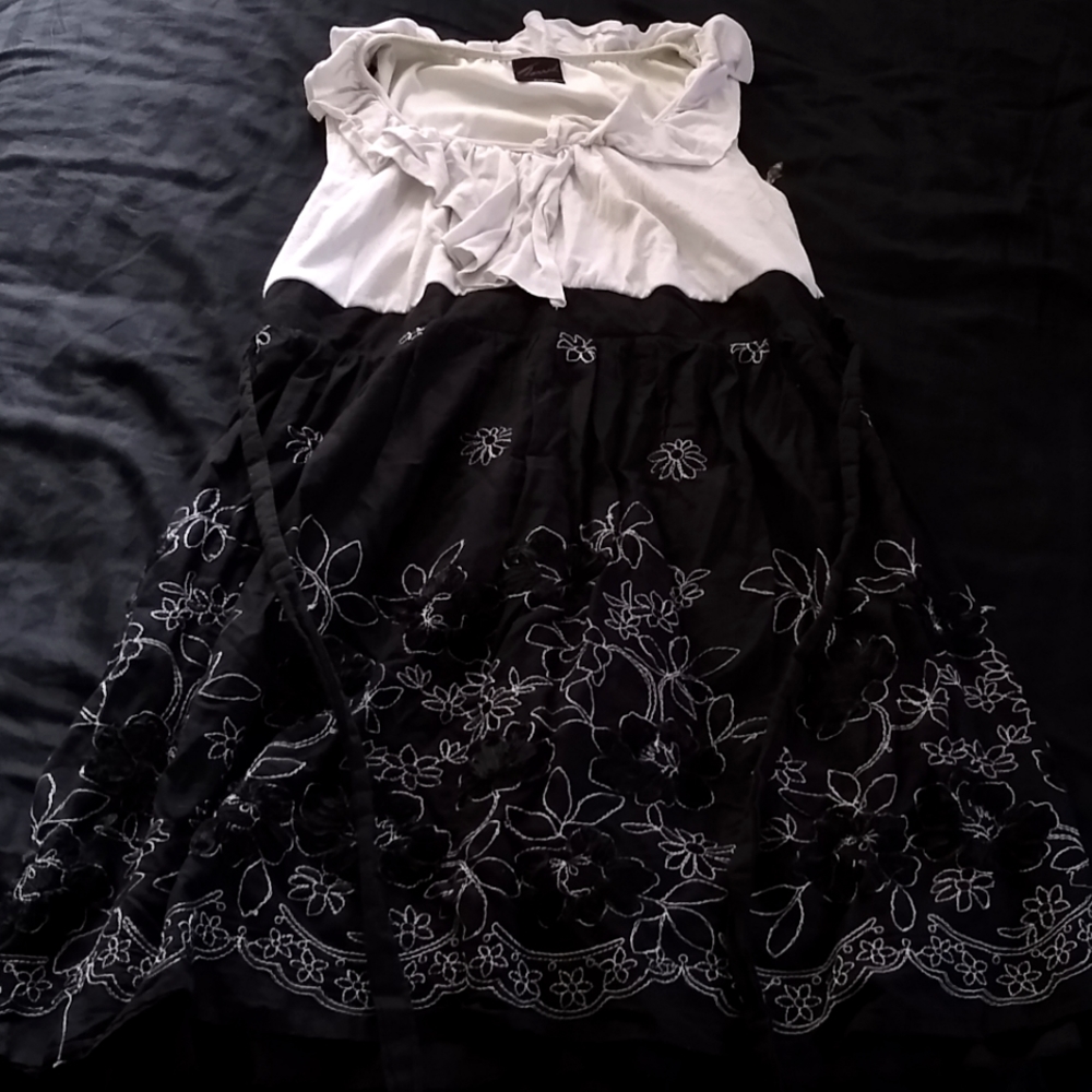Black and white floral nursing dress